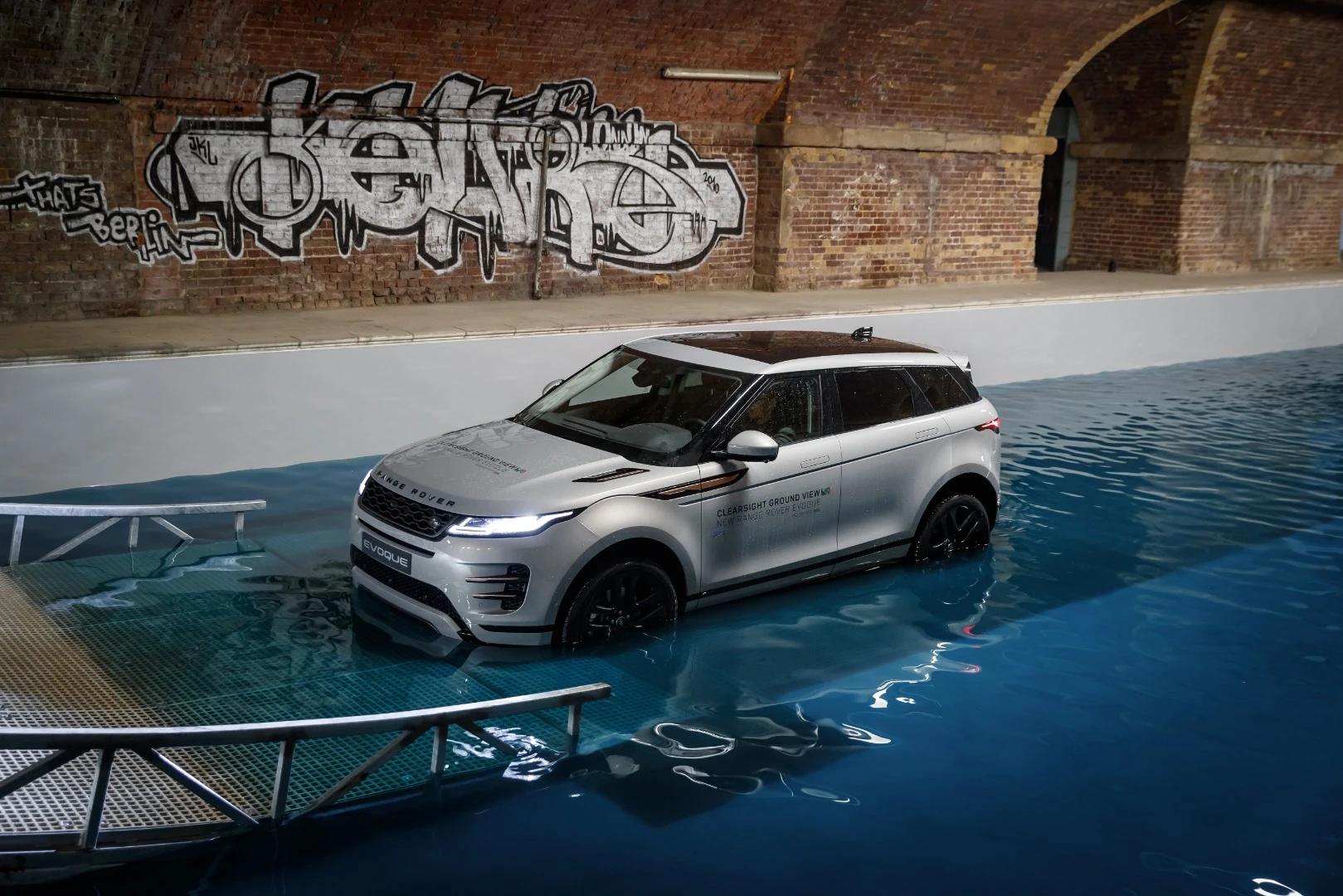 Slim Matrix LED headlamps, flush door handles and a reduction in exterior panel gaps are among the tweaks to the Evoque’s appearance