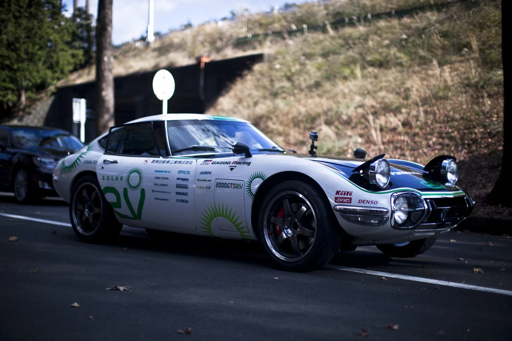 The zero emission vehicle is said to take a full two weeks in the blazing sun to fully charge the 600V/35 kWh lithium-ion battery pack
