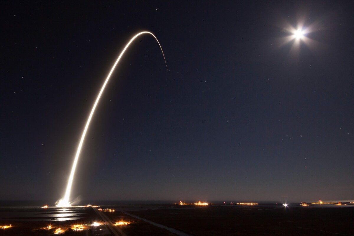 SpaceX outlines plans for 2019 launch of space-based broadband