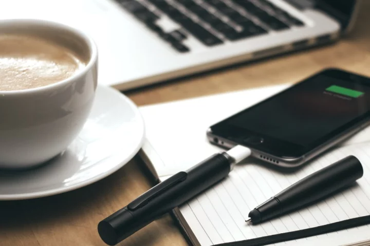 The Power Pen can work as a pen, stylus or a 700 mAh backup battery for your phone