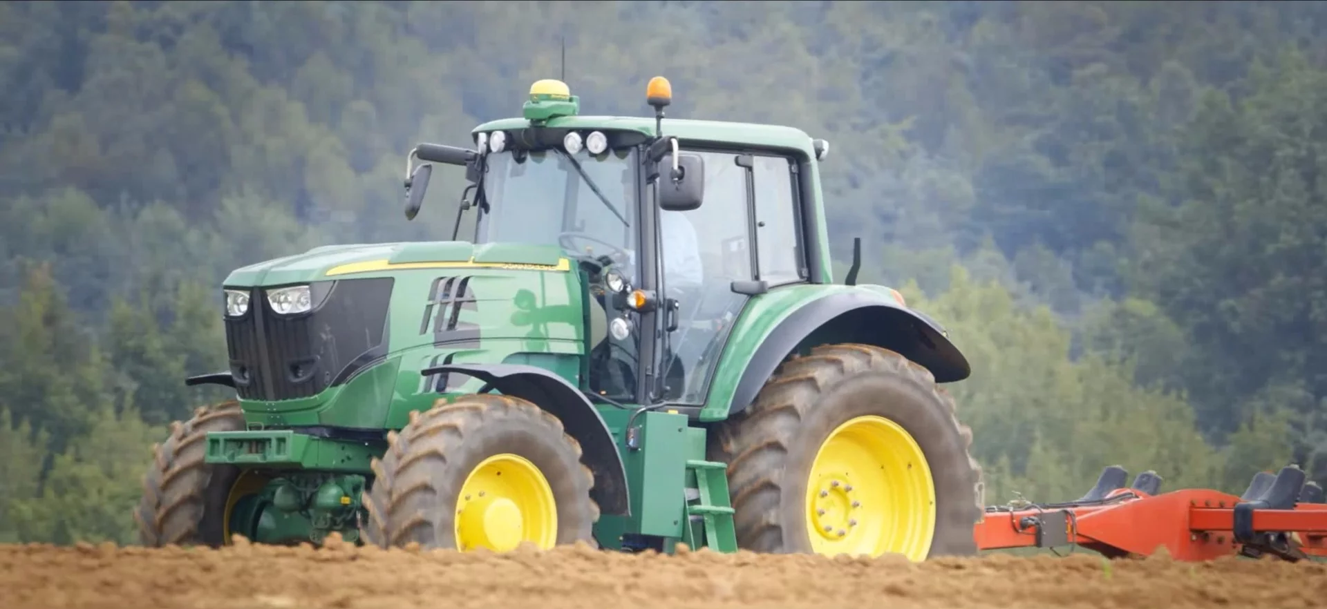 John Deere's SESAM electric tractor: dual motors make up to 130 kilowatts