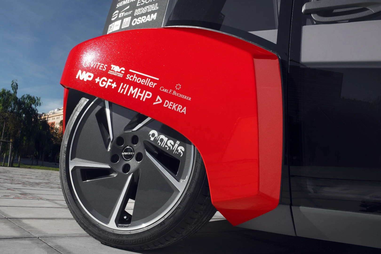 As usual, Rinspeed worked with numerous entities in bringing its vision to life