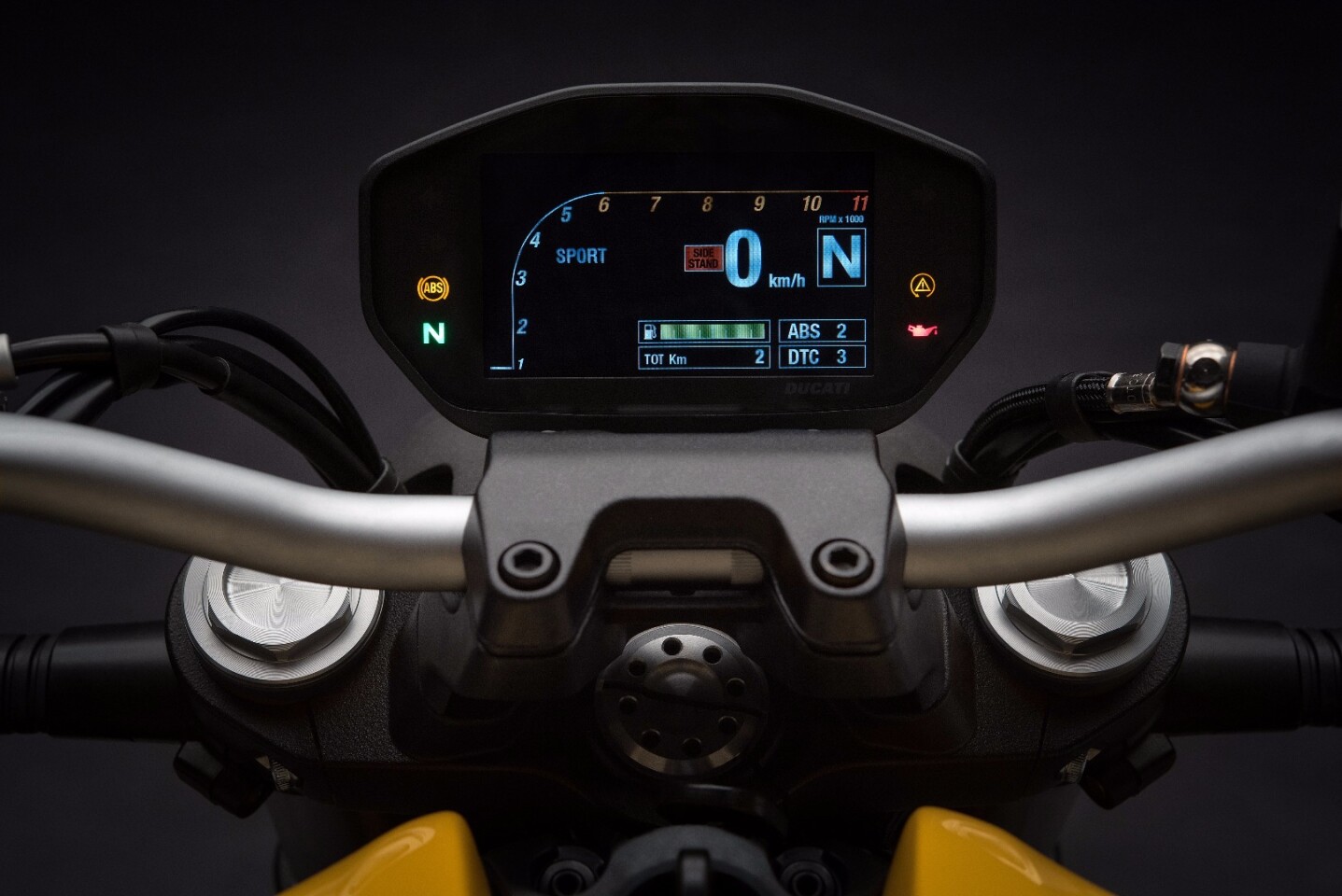 The new color TFT dash of the 2018 Ducati Monster 821 can be configured to three different display modes - urban, touring and track