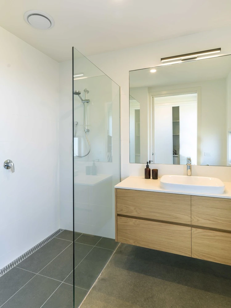 CORE 9 second bathroom