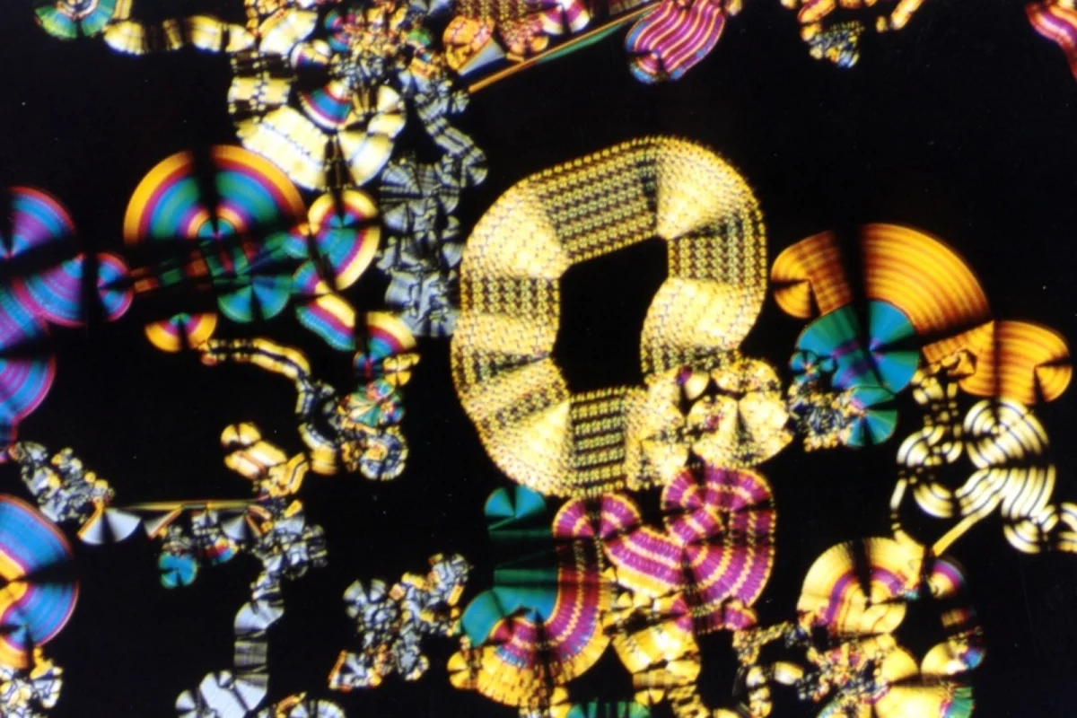 The parallel ordering of liquid crystals make them near-frictionless lubricants (Image: Minutemen/Wikimedia)