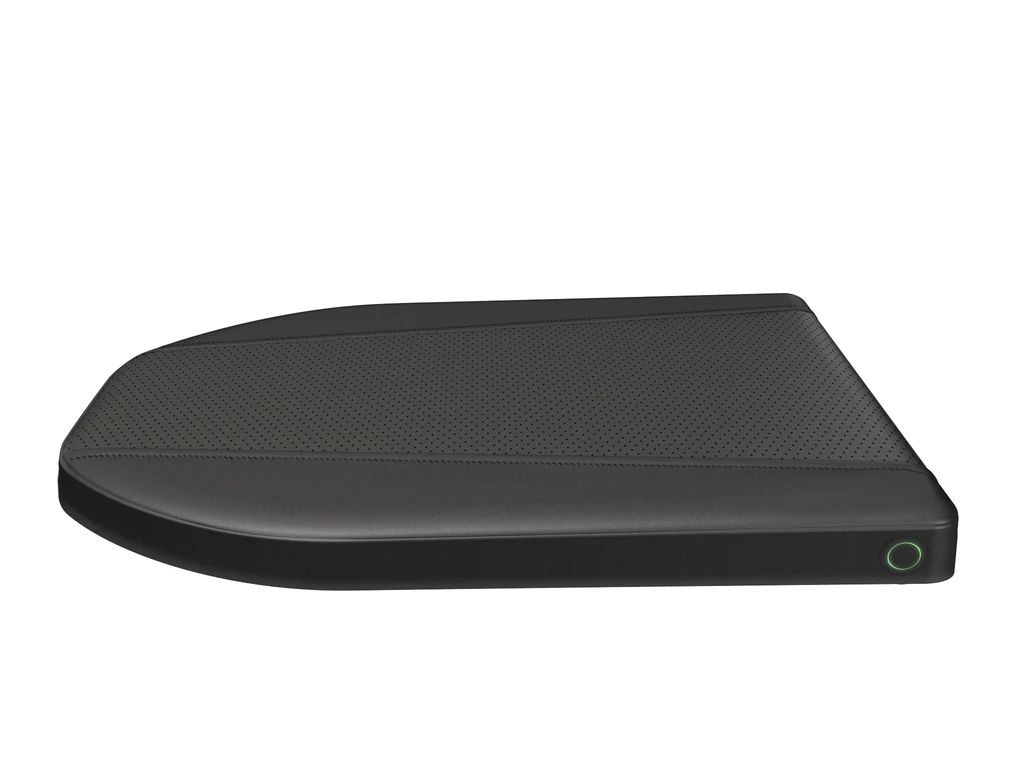 Darma measures 40 x 40 x 3 cm (15.7 x 15.7 x 1.2 in) and is fitted with a Bluetooth LE module to connect with the companion app