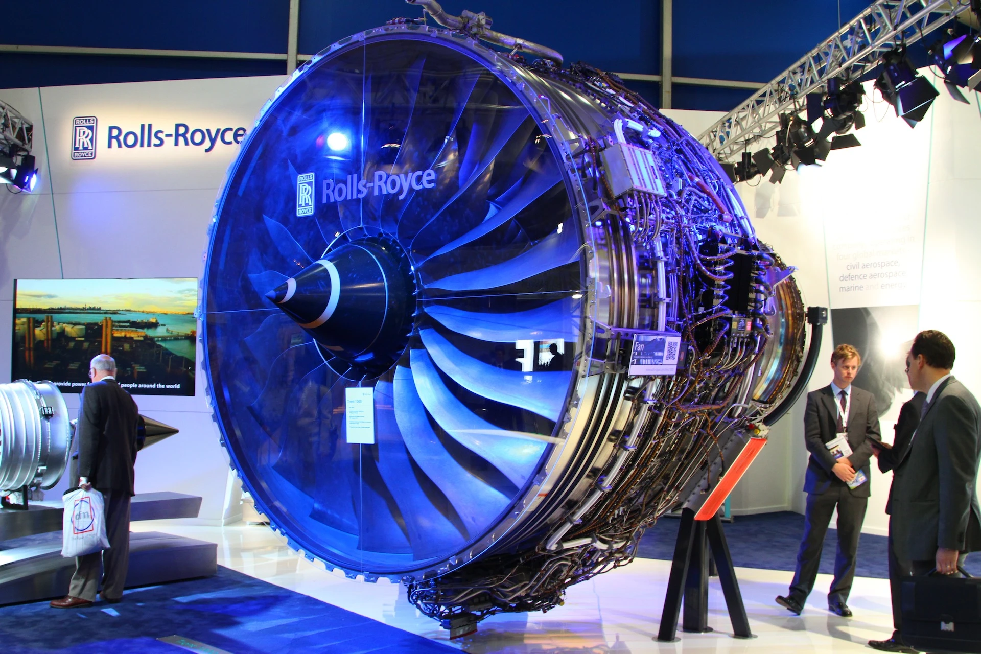 The real Trent 1000, also on show at Farnborough Airshow (Photo: Gizmag)