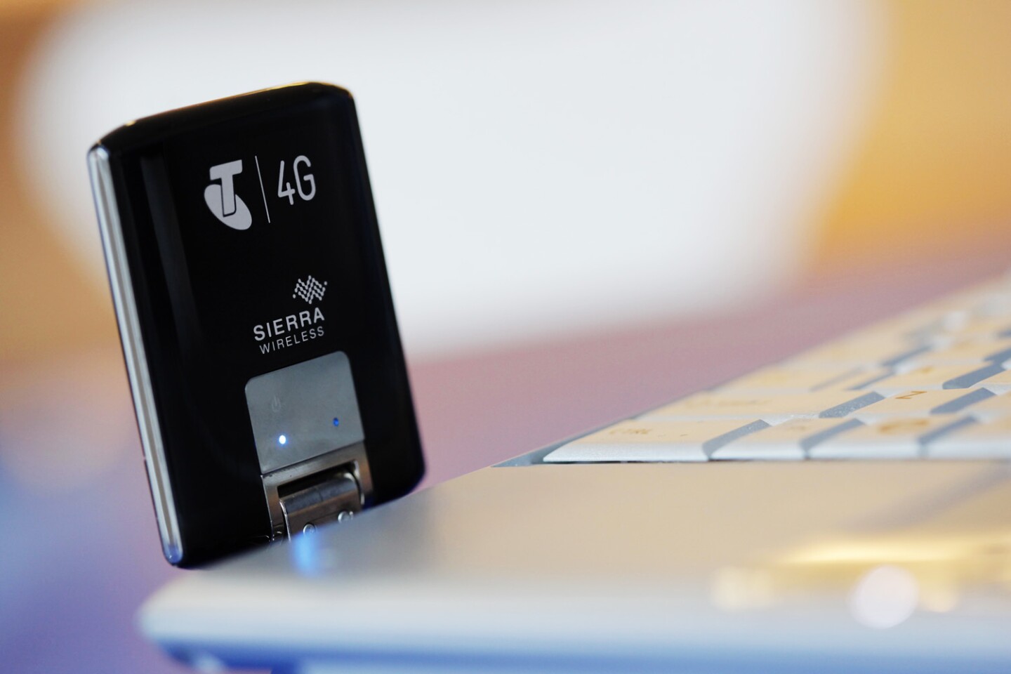 Telstra USB 4G mobile broadband modem