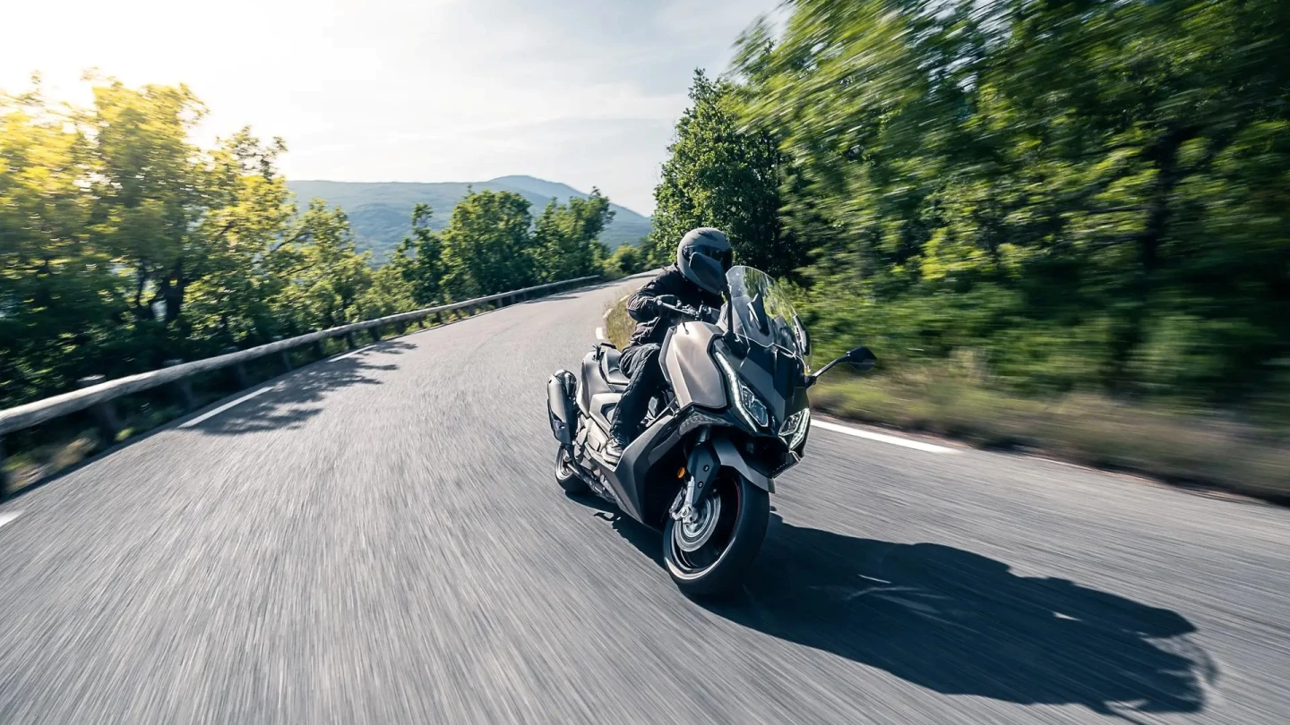 You even get traction control and electronic throttle control, alongside Kymco's AIBS (Advanced Intelligent Brake System), which was developed together with Bosch