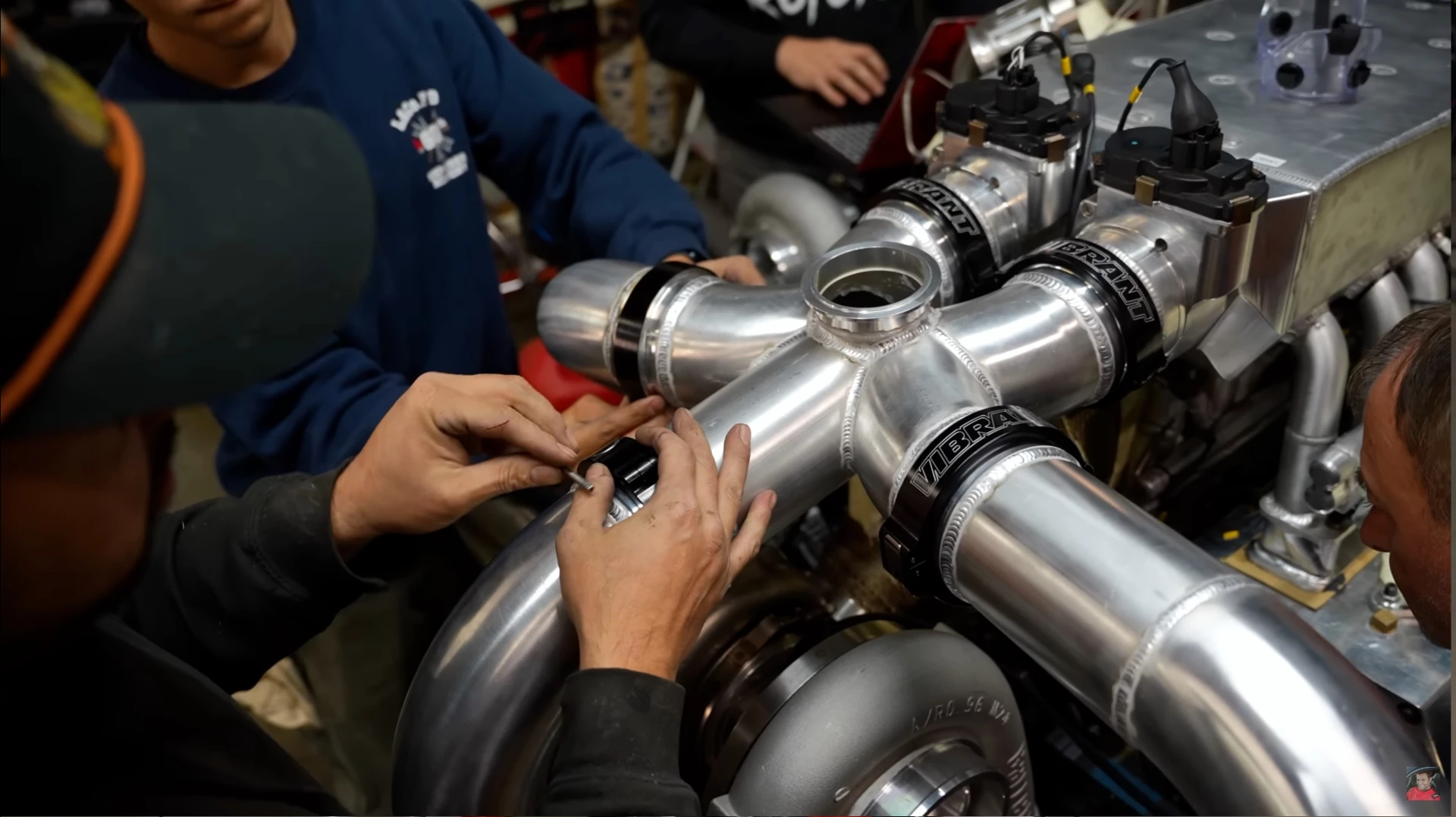 Watch: 12-rotor turbo Y-config megaWankel engine roars to life