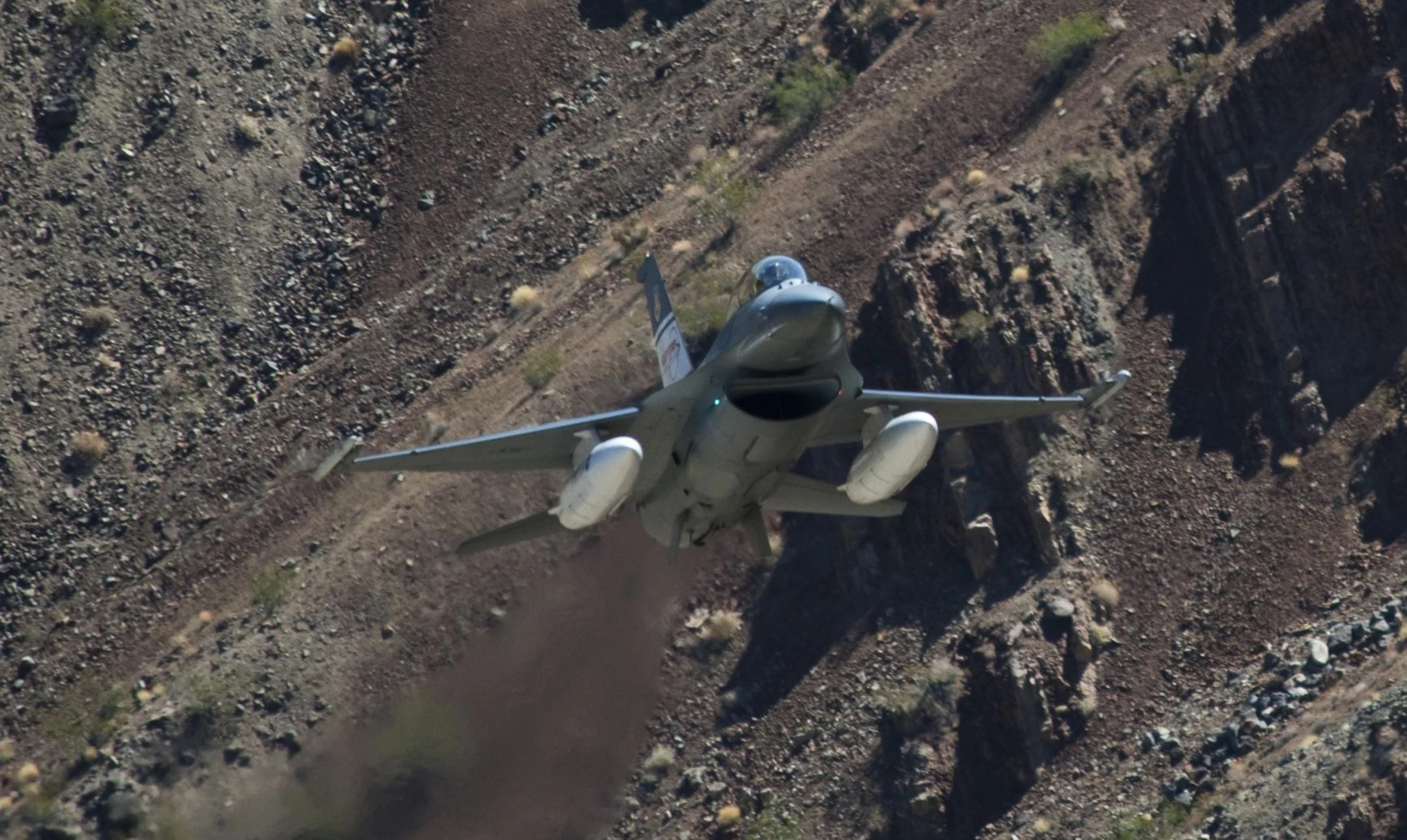 Photo of a USAF F-16D fighter during a collision-avoidance exercise (Photo: NASA, Carla Thomas)