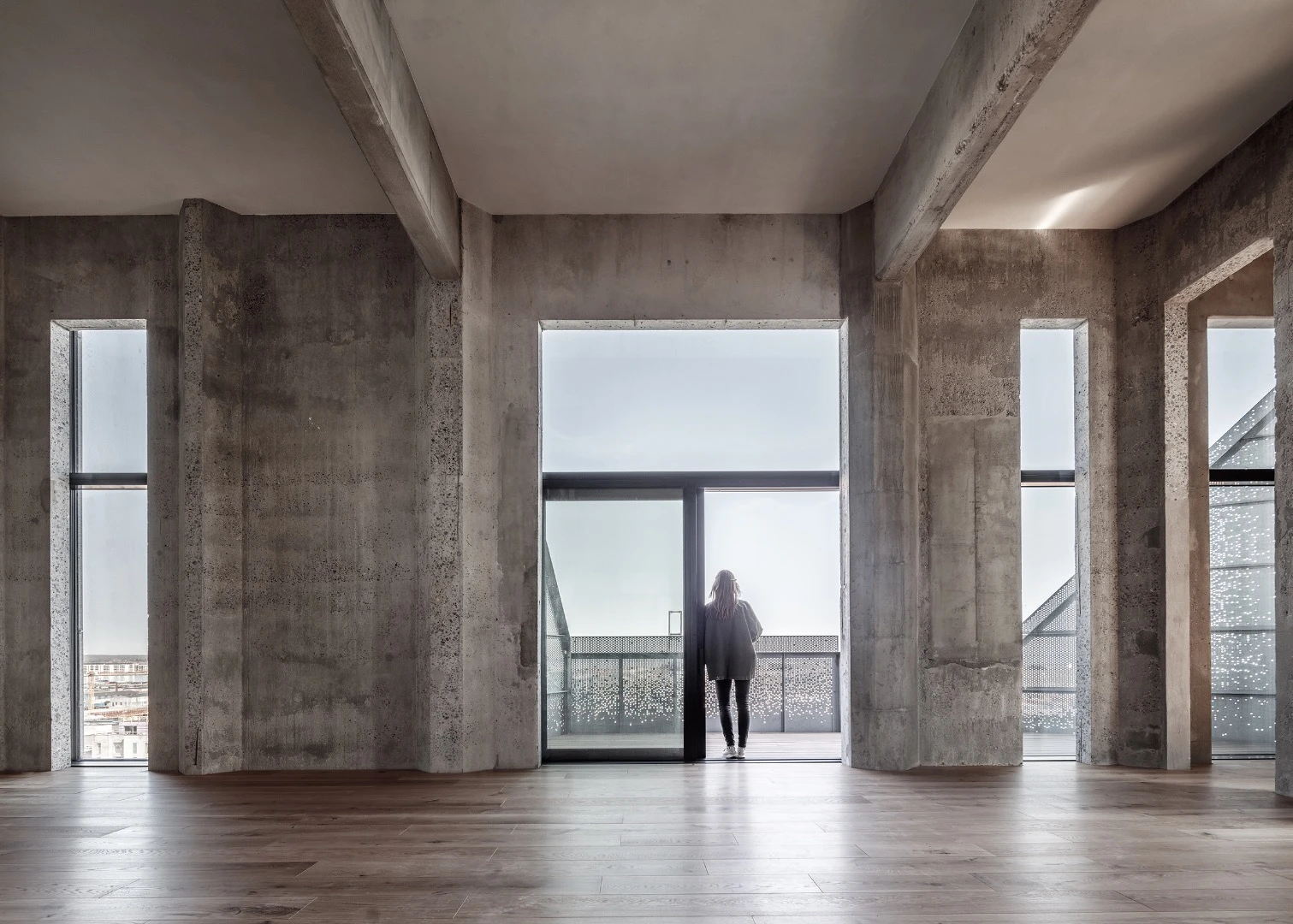 The Silo has a total of 38 residential units, which are single and multi-level and range in size from 106 to 401 sq m (1,140 - 4,316 sq ft)