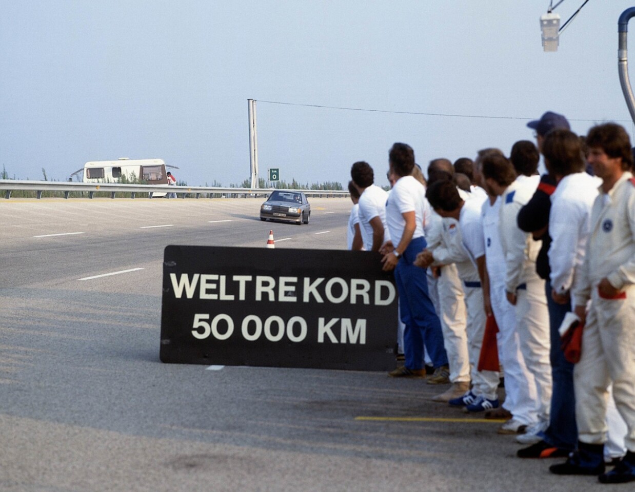 Mercedes-Benz launched the 190 E 2.3-16 at Nardò by setting several world long-distance records over 25,000 kilometers, 25,000 miles, and 50,000 kilometers, averaging almost 250 km/h