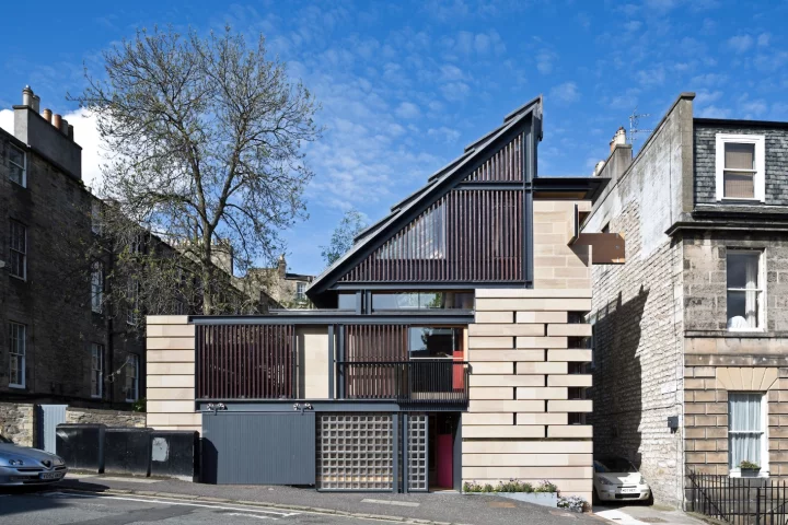 Murphy House comprises 165 sq m (1,776 sq ft) of floorspace, spread over five levels