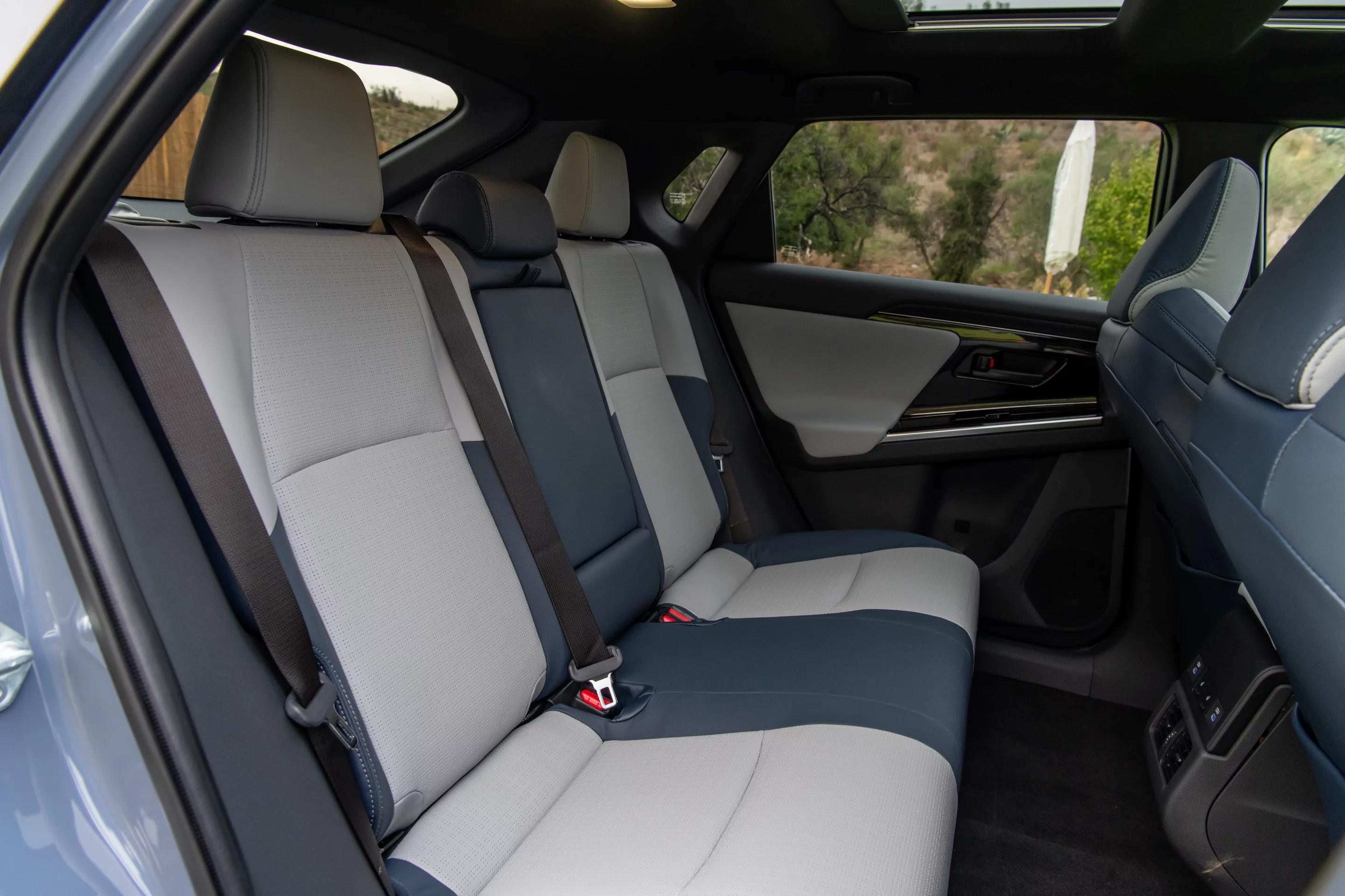 The 60/40 folding rear seats