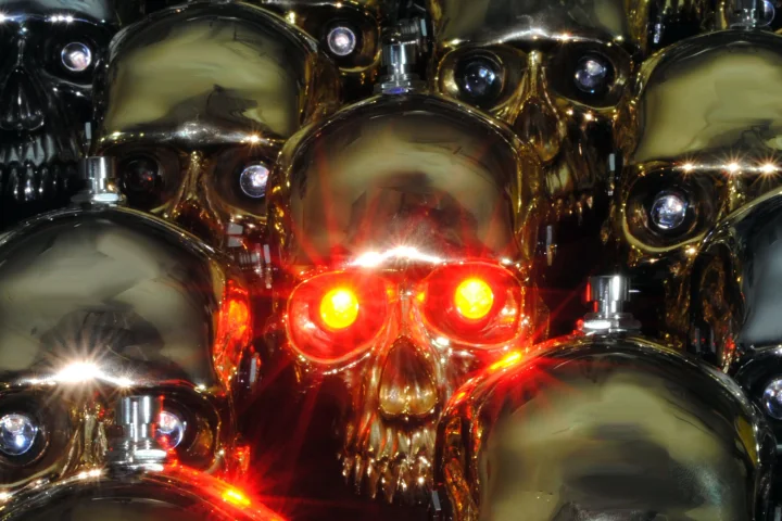 Tone Box has just created a new Skull Crusher effects pedal and has arranged an exclusive retail deal with the Guitar Center to celebrate