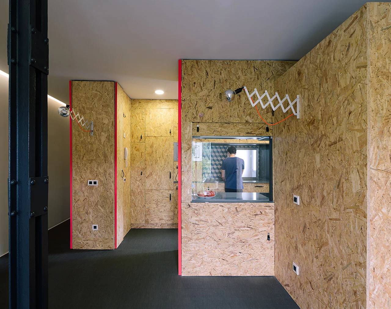 TallerDE2 Arquitectos reports that its efforts resulted in the apartment gaining an additional 27 percent of usable floorspace (Photo: Miguel de Guzmán )