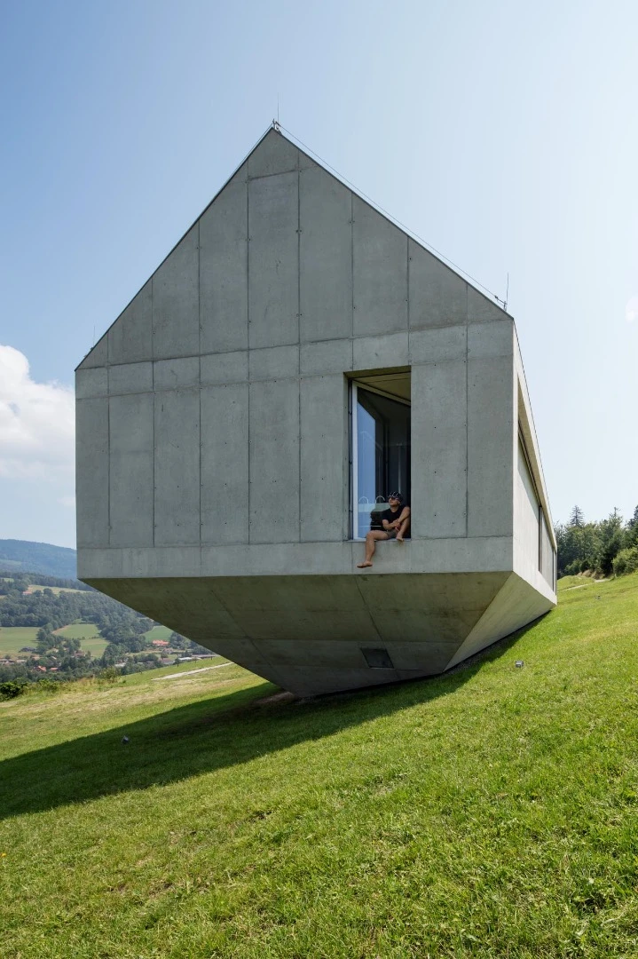 This stunning concrete house by award-winning Polish firm KWK Promes was conceived by practice head Robert Konieczny as his own home