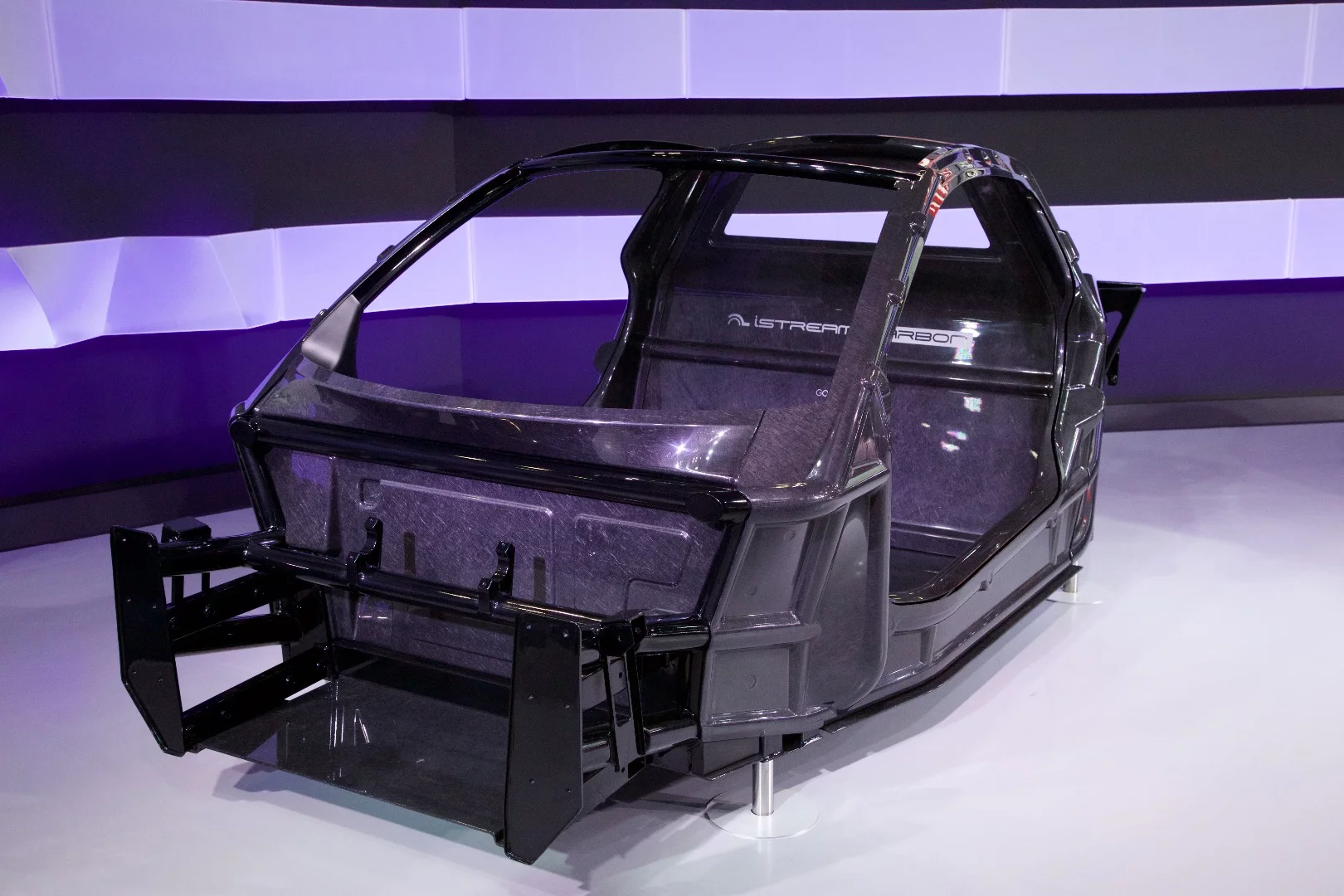 The carbon fiber chassis of the Yamaha Sports Ride Concept has been built with Gordon Murray's iStream Carbon technology