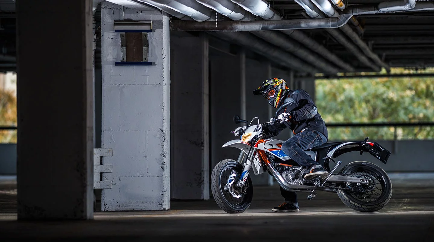 Stunt rider Julien Dupont blurs the line between commuter and playbike