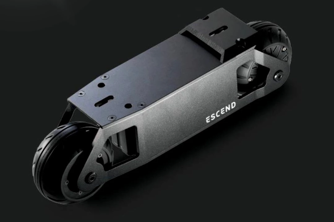 Each platform can support a maximum rider weight of 100 kg (220 lb)
