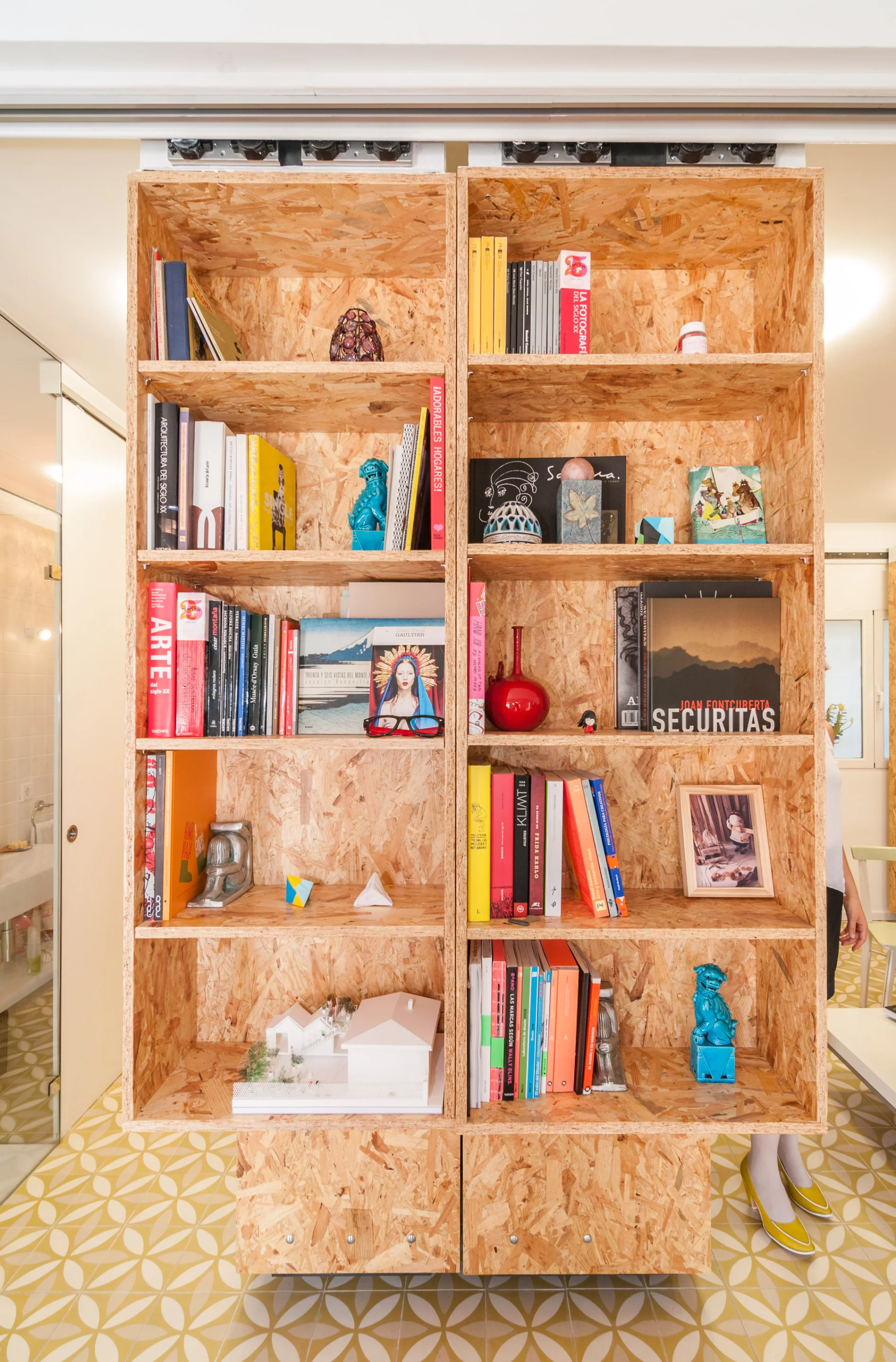 The bookshelf unit (Photo: Javier de Paz García)