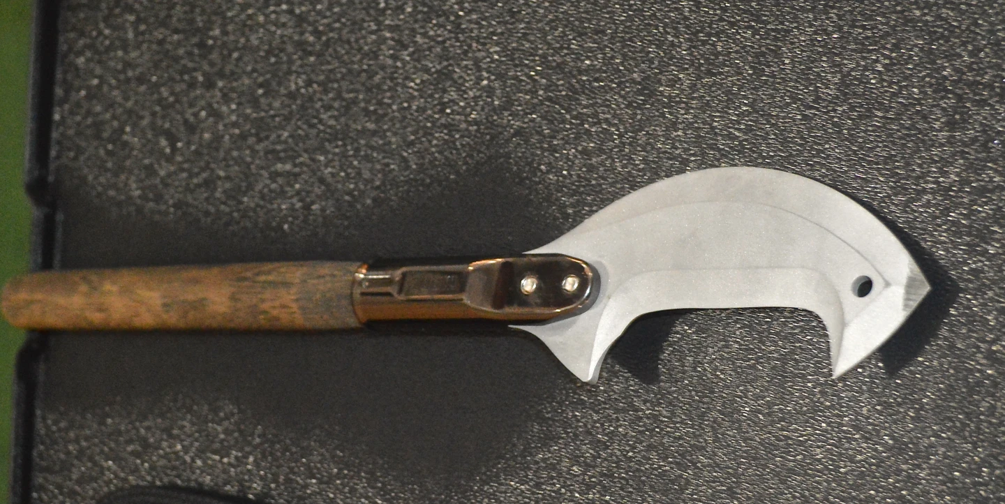 The short handle makes for a set of small, handheld tools