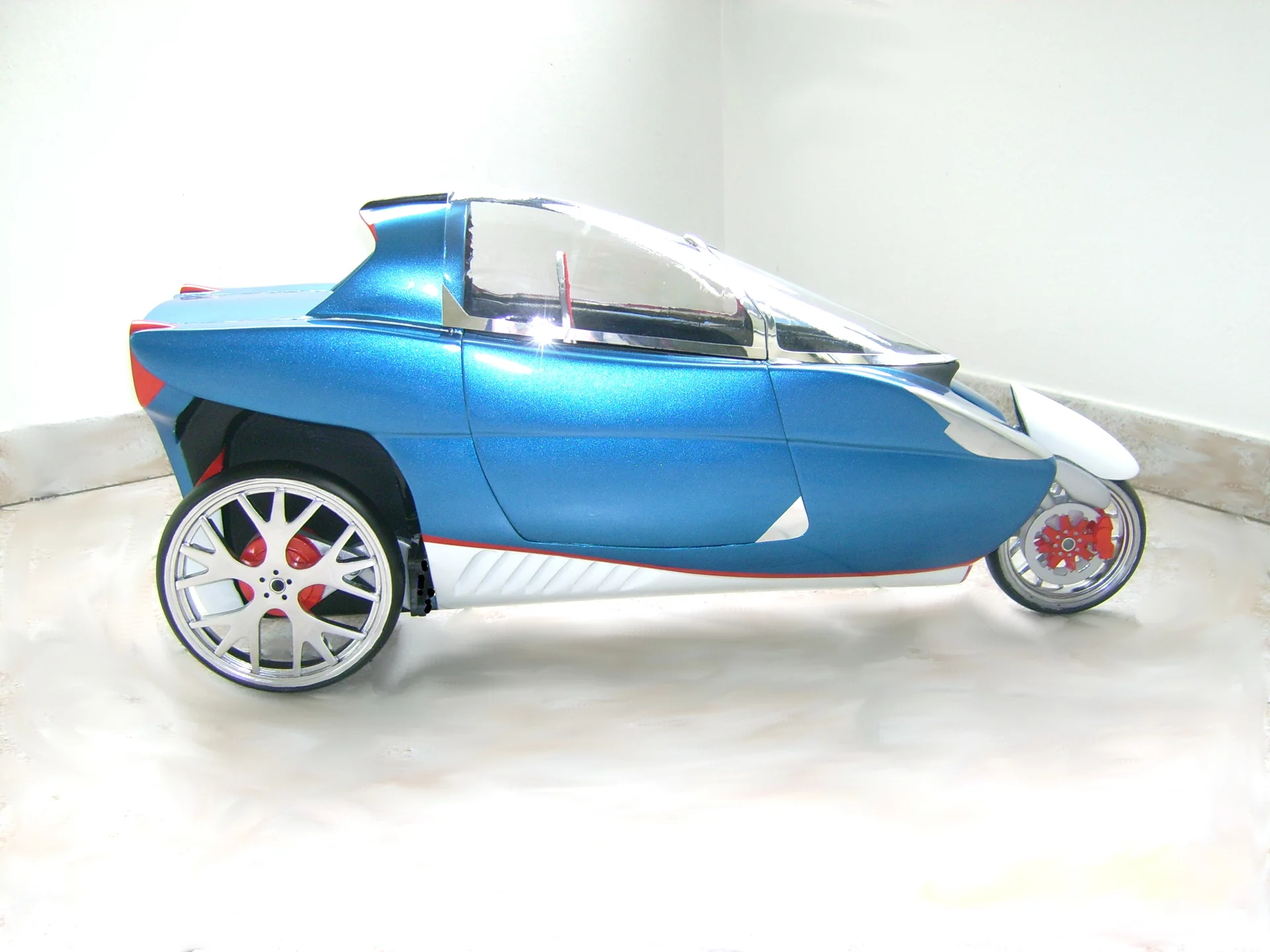 The Urban Jet tilting 3-wheel EV