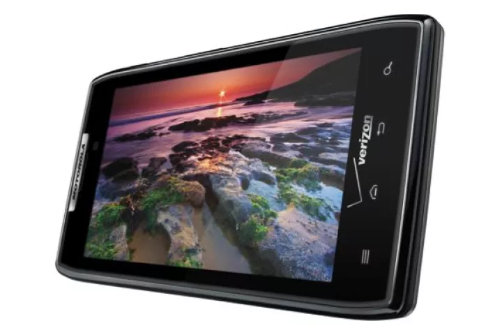 Motorola is bringing back the RAZR, as an incredibly thin smartphone