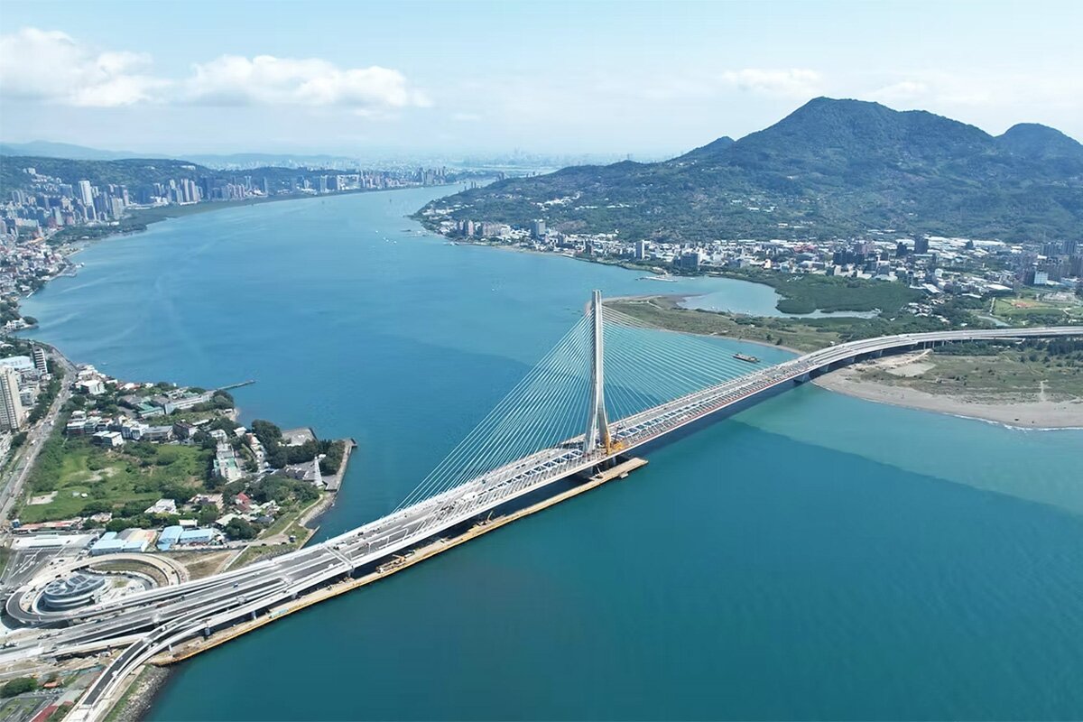 Taiwan officially opens the world's longest single-mast bridge