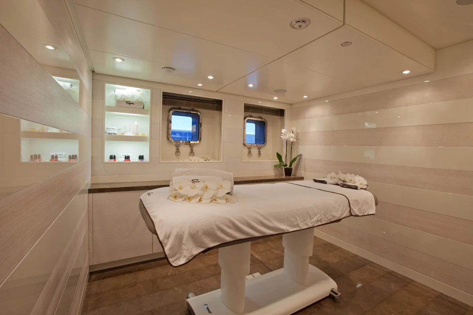 Chopi Chopi features a day spa complete with sauna, Turkish hammam bath and massage room