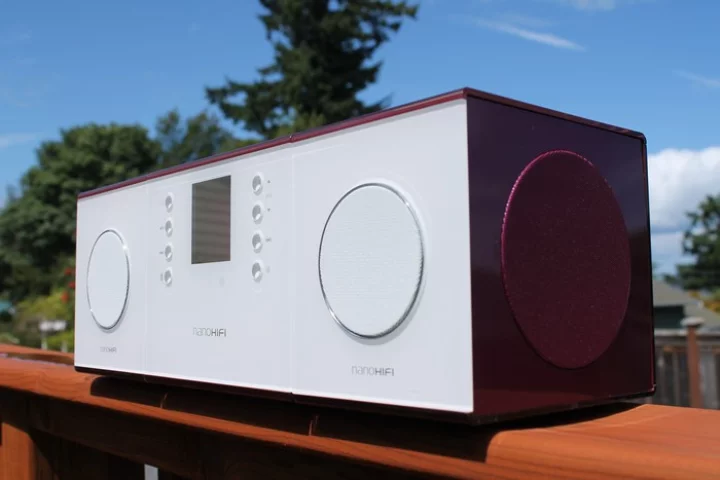 Each speaker directs sound in three different directions