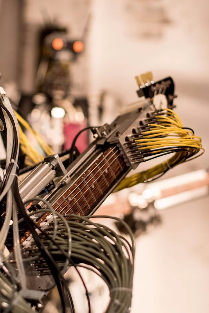 Fingers was created in 2009 and sports 78 "fingers," two slides and seven dampers