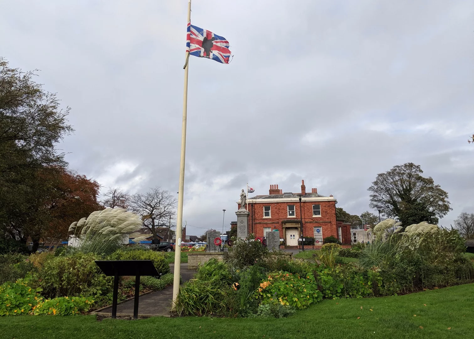 In almost every situation, including overcast English afternoons, the Pixel 2 comes through with shining colors
