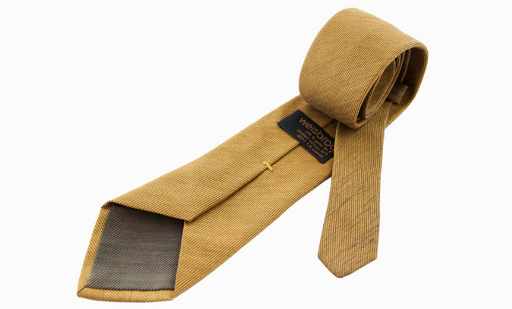 Diamond Armor suit gold tie