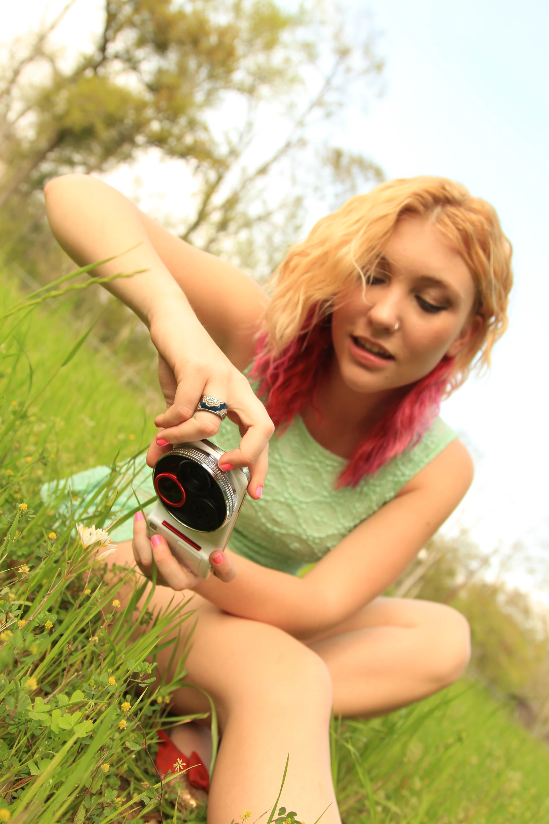 The RV-1 lens kit includes a macro lens for extreme close ups