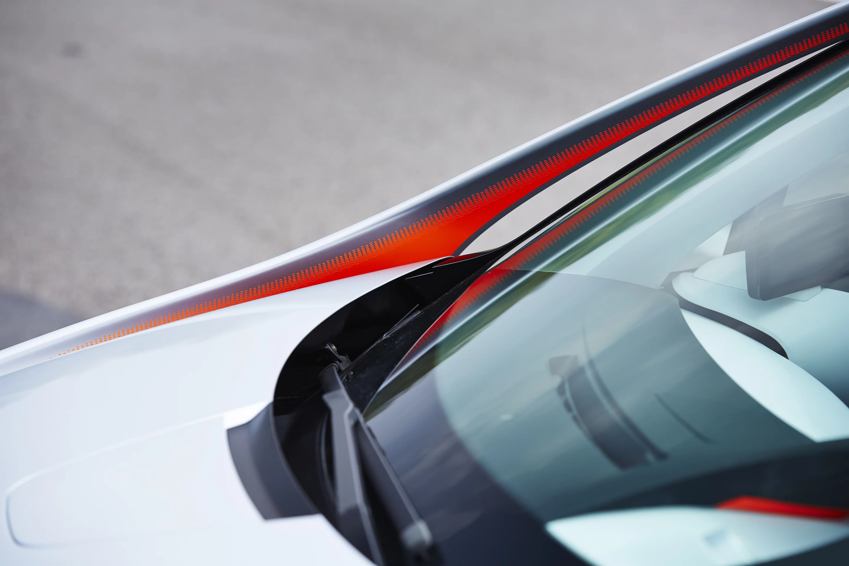 The EOLAB has weight-saving, ultra-thin windshield glass