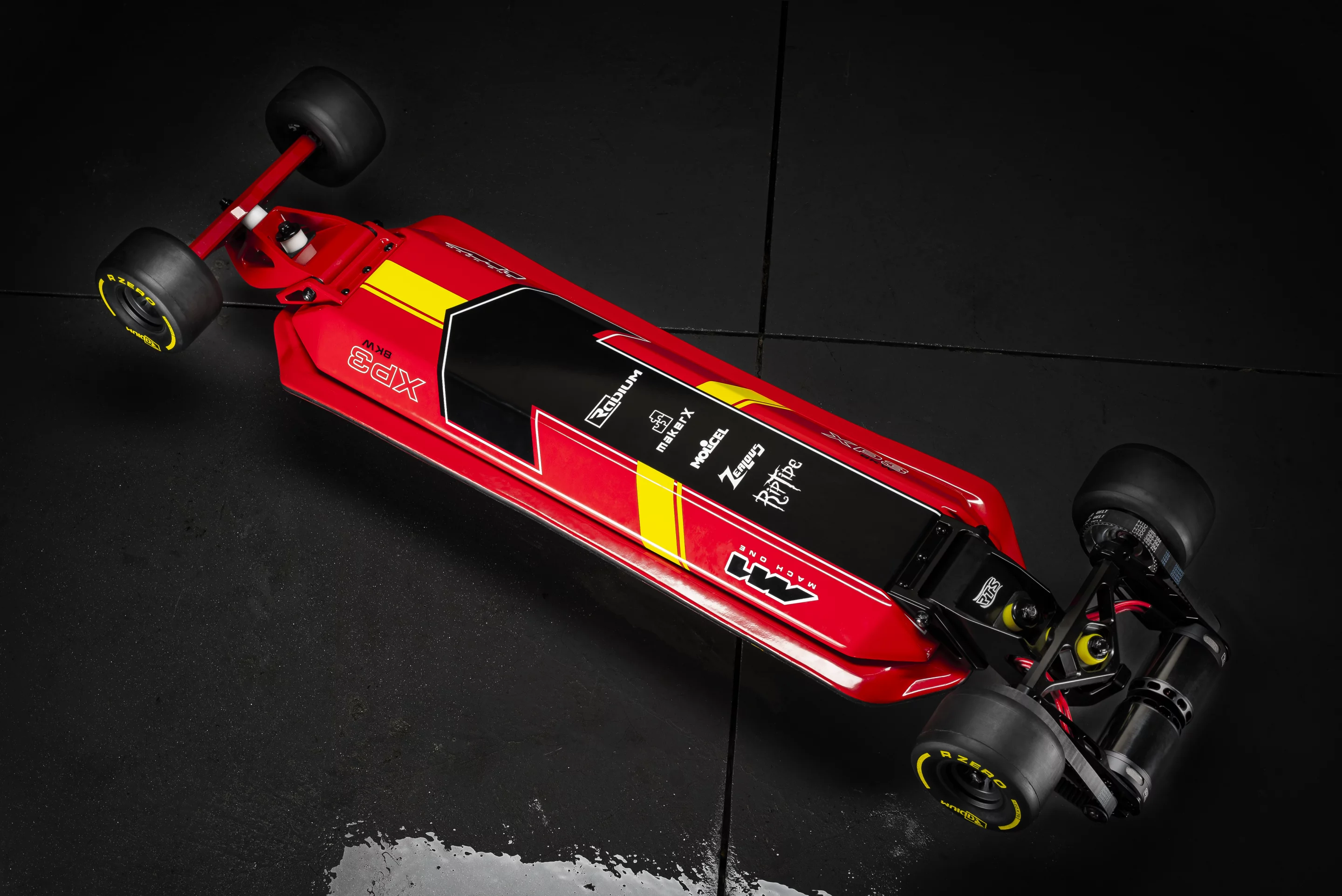 The board weighs in at a claimed 17 kg (37.5 lb)