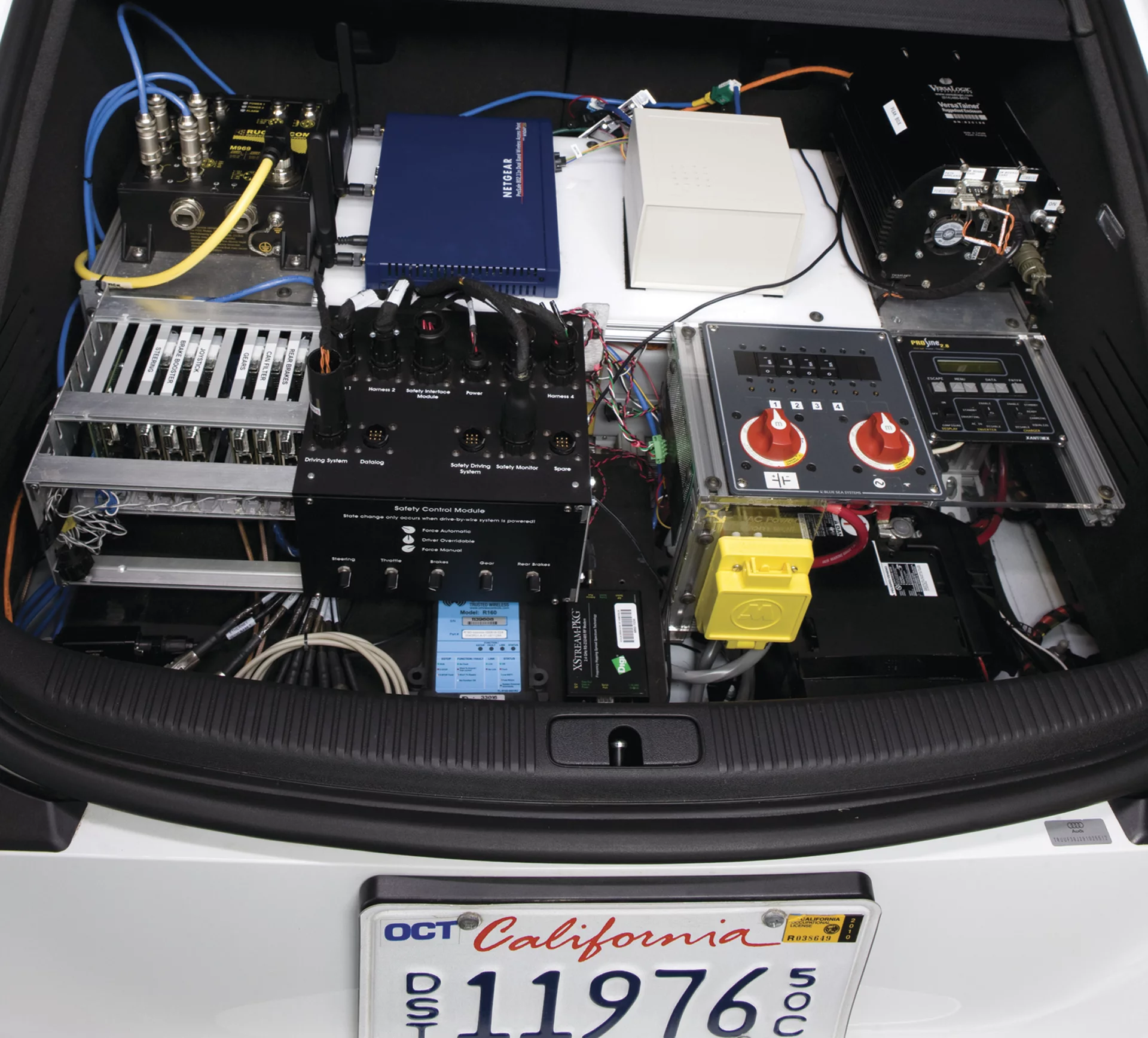 The Autonomous Audi TTS Pikes Peak integrates advanced algorithms, the Oracle Java real-Time System (Java RTS), Oracle Solaris and GPS