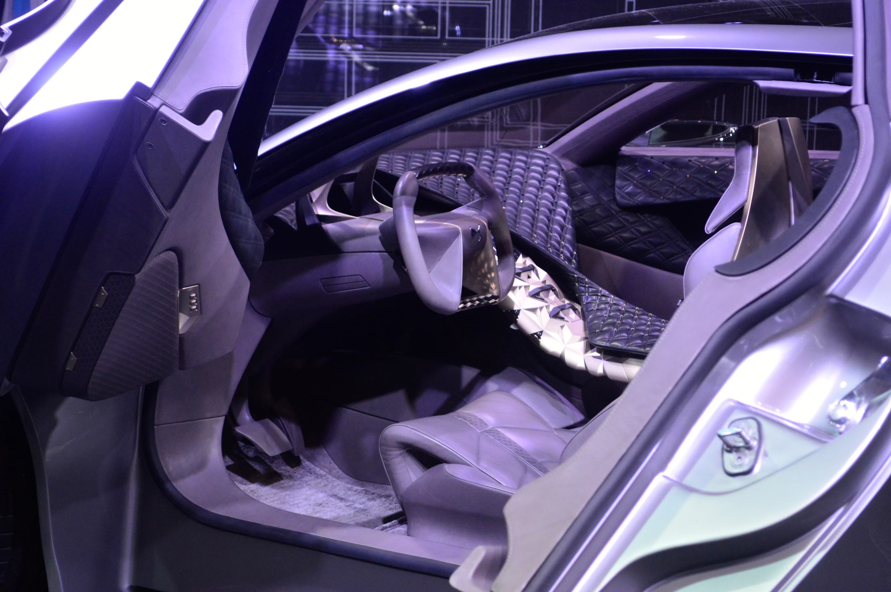 A peek at the "hypertypage" interior concept (Photo: C.C. Weiss/Gizmag)