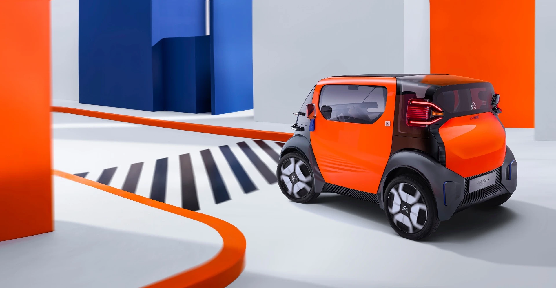 Citroën imagines its 425-kg (936-lb) Ami One scooting around city centers without too much trouble at all