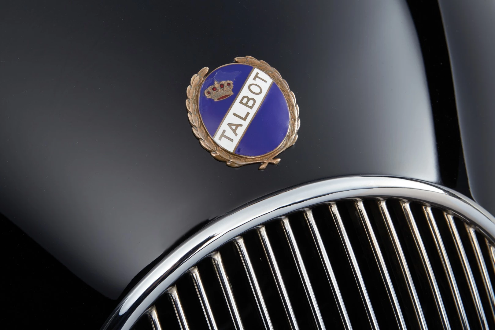 One of 14 extant 'Goutte d'Eau' Talbot-Lagos built by Paris-based Italian automotive couturier Giuseppe Figoni, this 1937 Talbot-Lago T150-C SS will be auctioned on May 27, 2017 at Villa Erba in Italy by RM-Sotheby's.