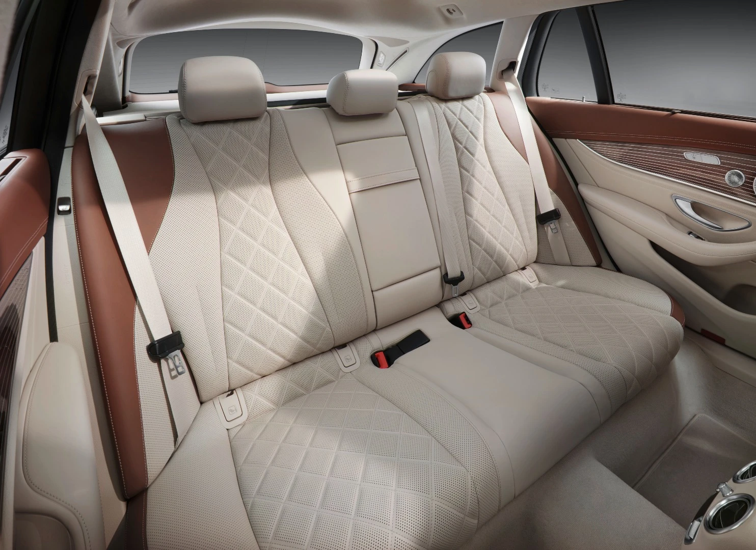 Would you choose mocha and white leather in your E-Class Estate?