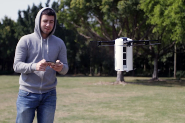 The LeveTop drone has a top speed of 33 mph (54 km/h)