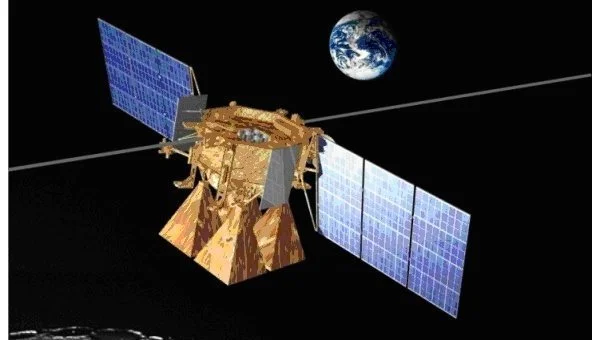 An artist's impression of the Russian probe set to arrive on the moon in 2015 (Image: Space Research Institute)