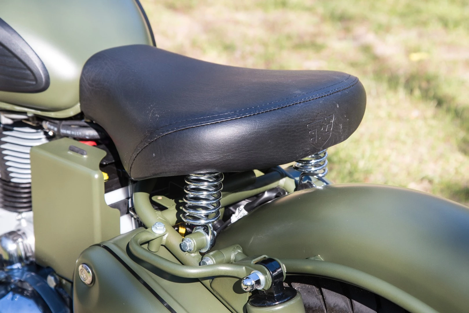 Royal Enfield Classic 500: seat is independently sprung for a classic look and a comfortable ride