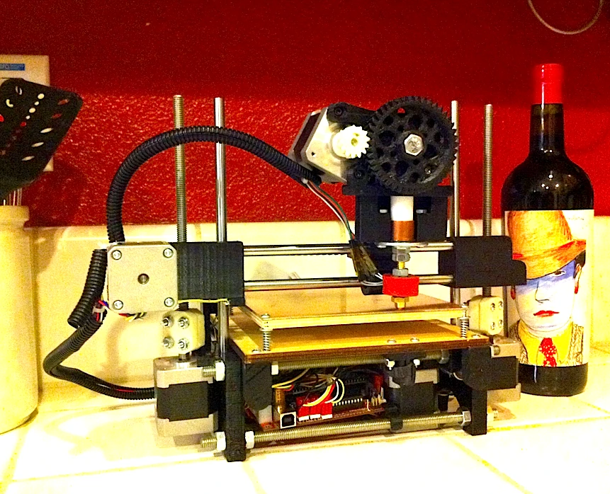 The Printrbot fits in small spaces