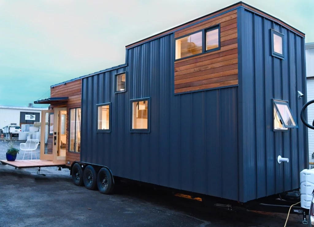 The Kootenay is available in 20, 24, and 28 ft (6, 7.3, and 8.5 m)-long versions