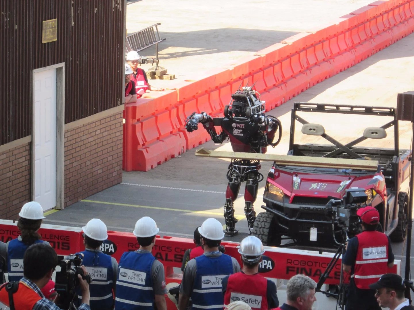 Vigir leaving car support