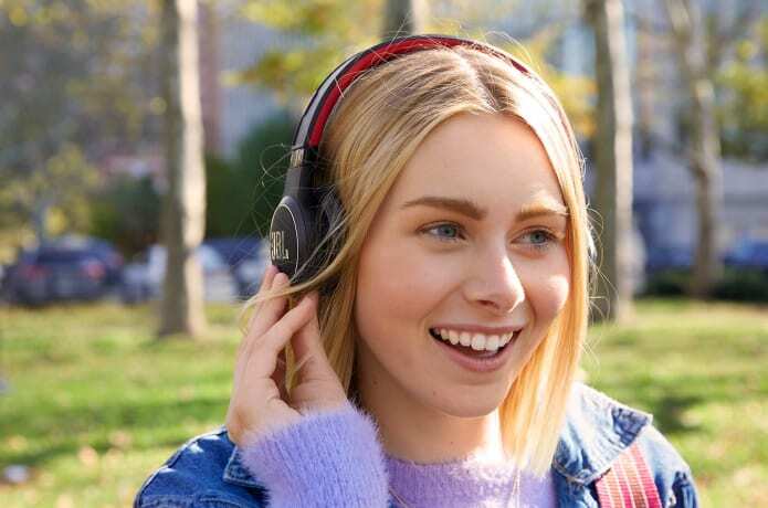 Early pledges of US$144 are available for JBL's solar-powered headphones